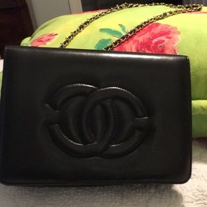 CHANEL purse